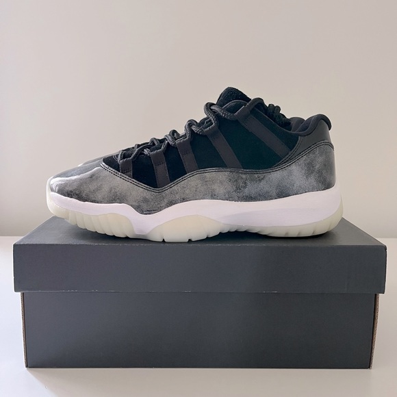 AIR JORDAN 11 Low Barons 2017 Release - Picture 5 of 7